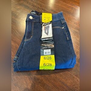 NWT- Jones New York Comfort Waist Skinny Jeans in Dark Blue Women’s size 6/28